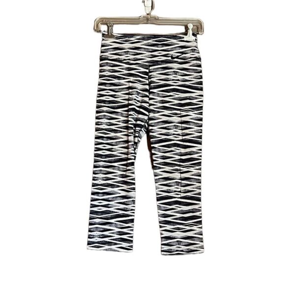 3 for $30! Nike Capri patterned capri pants - Picture 1 of 9